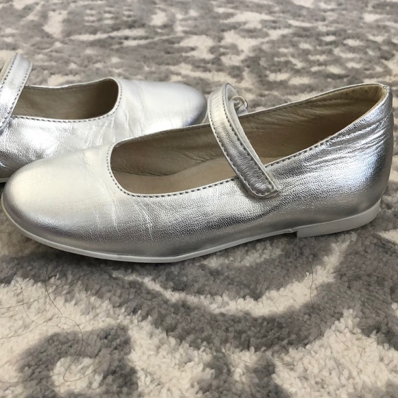 Girls Mary Jane Shoes - Picture 2 of 4